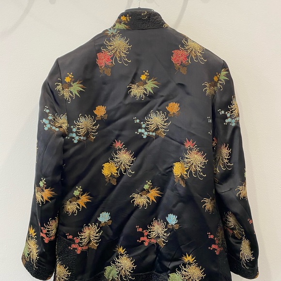 Black embroidered reversible chinoiserie jacket - Picture 5 of 9